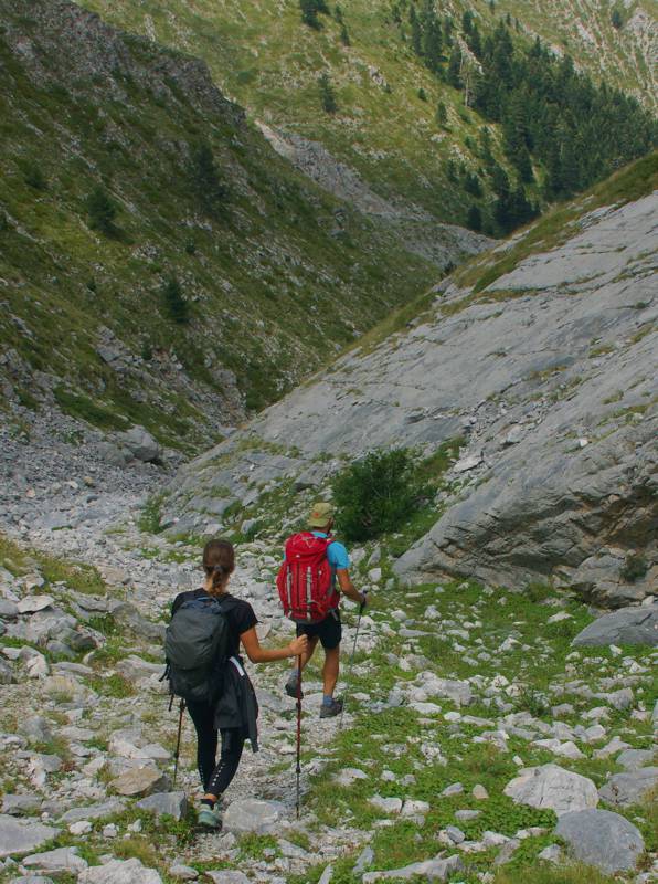 Όλυμπος topoguide: Στο τμήμα όπου η χαράδρα Ξερολακκίου ανοίγει και γίνεται πλατιά ρεματιά Όλυμπος topoguide