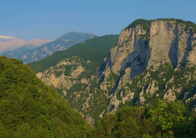 Όλυμπος - 60 διαδρομές: Η χαράδρα του Ενιπέα, ανατολική πύλη του Ολύμπου Όλυμπος - 60 διαδρομές