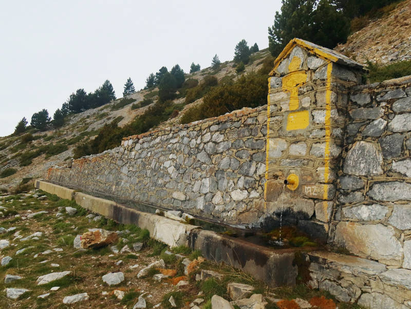 Όλυμπος - 60 διαδρομές: Η ποτίστρα της πηγής Ρούδι Όλυμπος - 60 διαδρομές