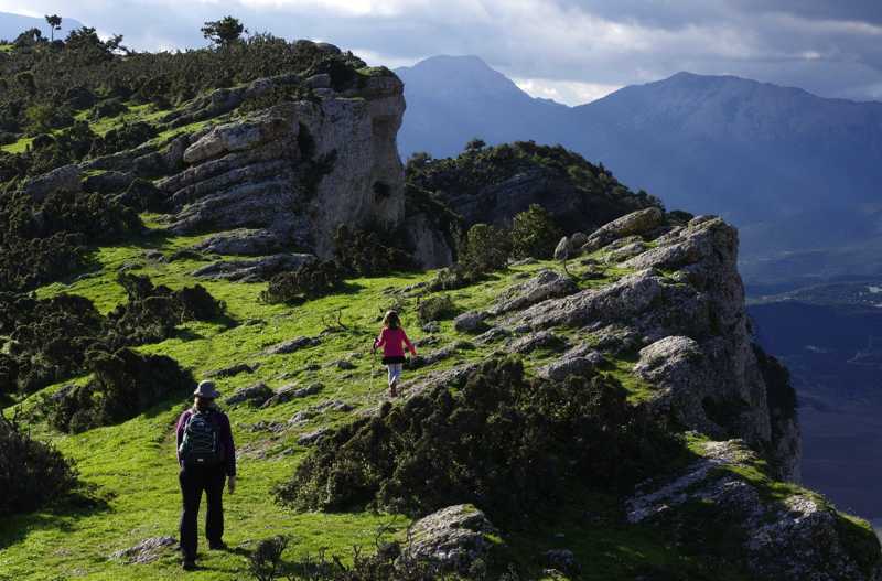 Psari: Crossing the Stavraetos ridge Psari: Crossing the Stavraetos ridge