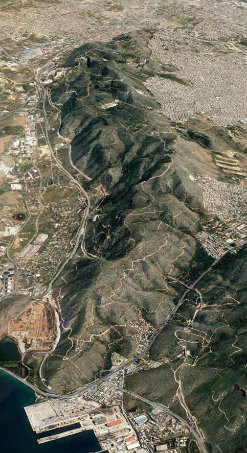 Ποικίλο όρος: Γενική άποψη από τα νότια Ποικίλο όρος