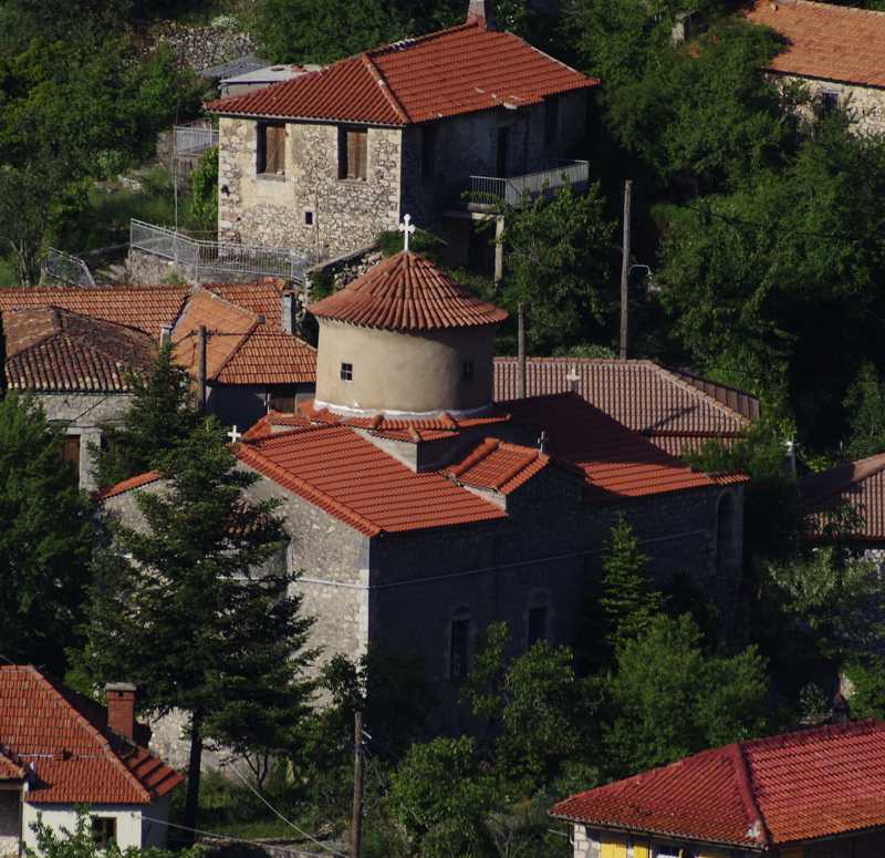 Menalon Trail topoguide: Η εκκλησία της Παναγίας Καρέας, στη Στεμνίτσα Menalon Trail topoguide