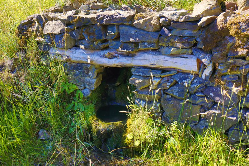 Menalon Trail: Grias Lithari spring Menalon Trail topoguide