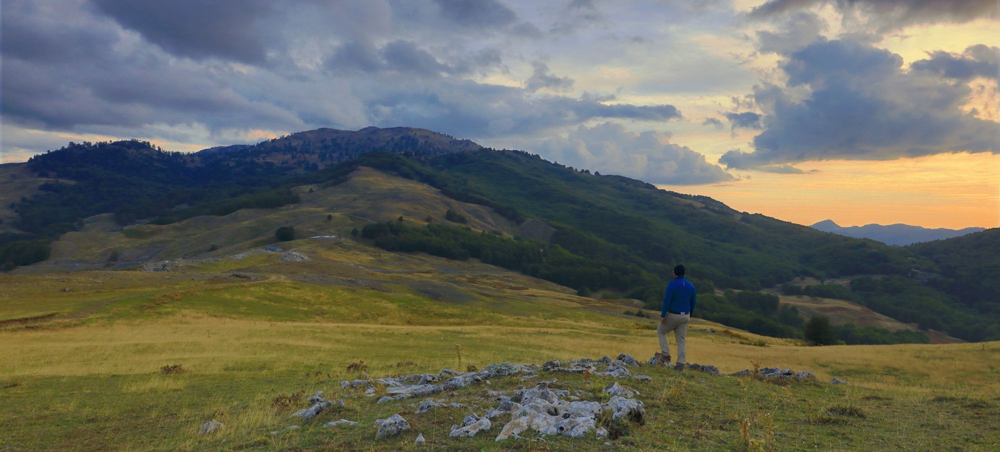 European Trail E6, Section Perivoli-Valia Kalda: Facing the Avgo peak