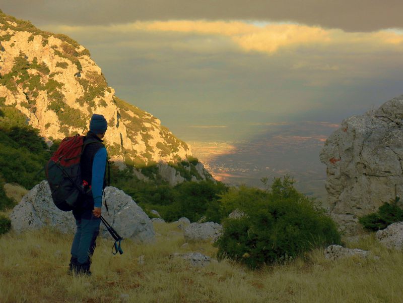 Ο22 Αγία Άννα-Άσκρη: Κατεβαίνοντας προς την κοιλάδα της Άσκρης