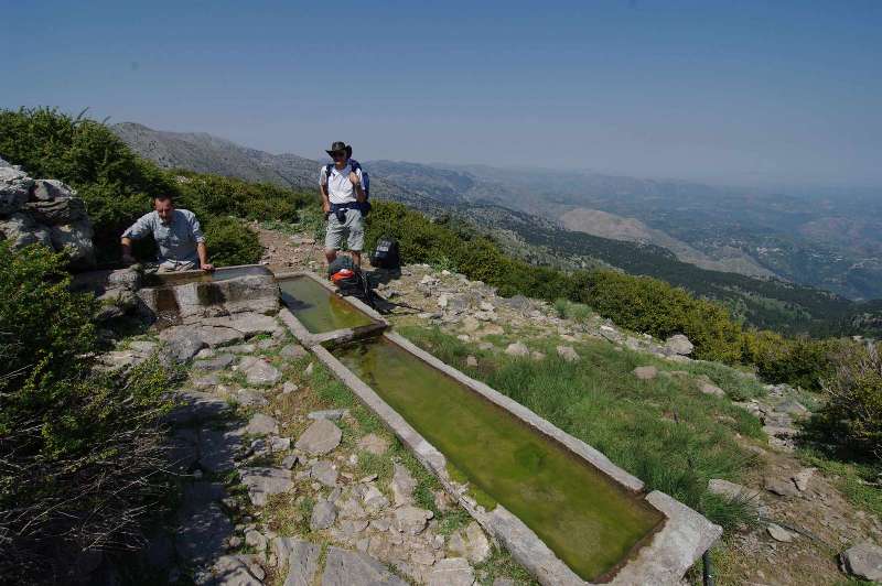 Λευκά Όρη: Η πηγή στο Σελλί