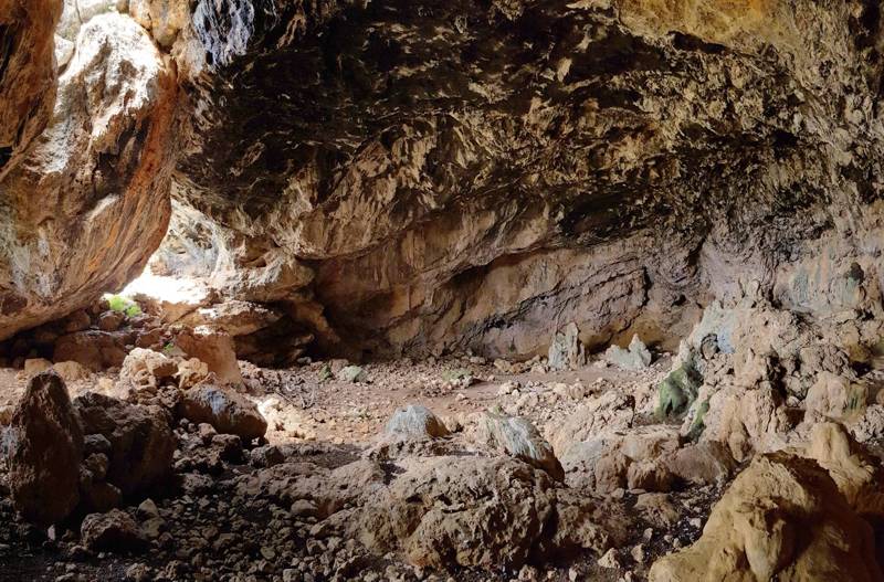 Από το Ελαφονήσι στη Σούγια: Το σπήλαιο του Πολύφημου