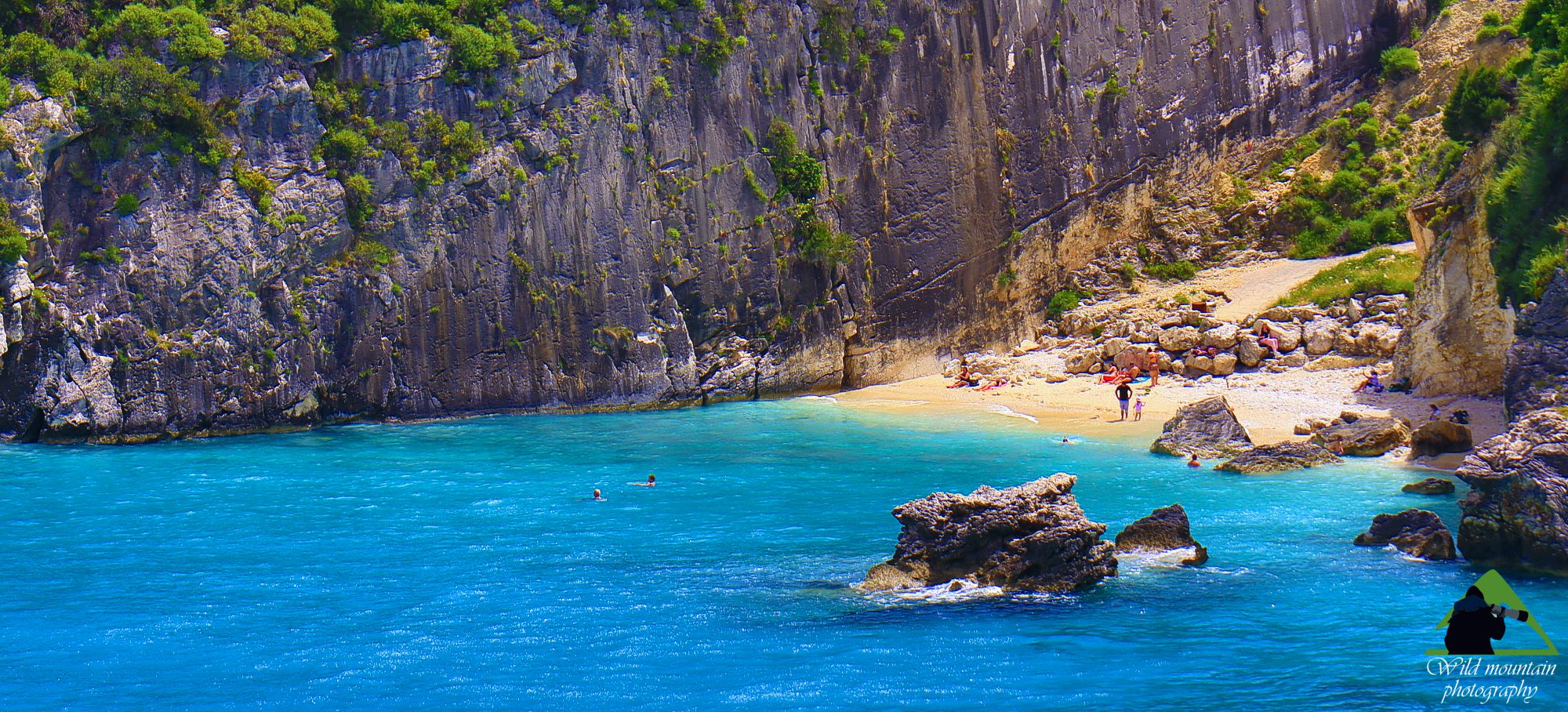 Beaches of Zakynthos: Xygia beach