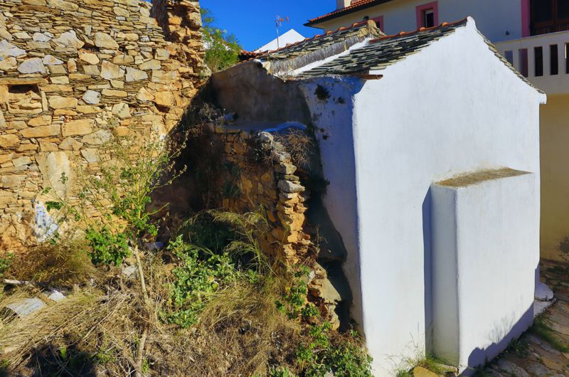 Chapels & churches of Alonnisos: Agios Georgios in the Kastro Alonnisos topoguide