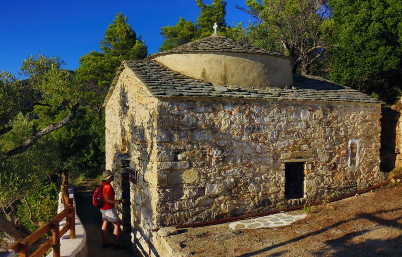 Chapels & churches of Alonnisos: The old church of Agii Anargyri Alonnisos topoguide