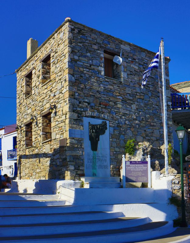 Alonnisos topoguide: Cultural tour in Chora