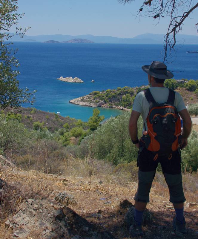 Σαλαμίνα: Στην τραβέρσα ανάμεσα Μικρό Λαμπρανό και Σατερλί Μικρή Αττική topoguide