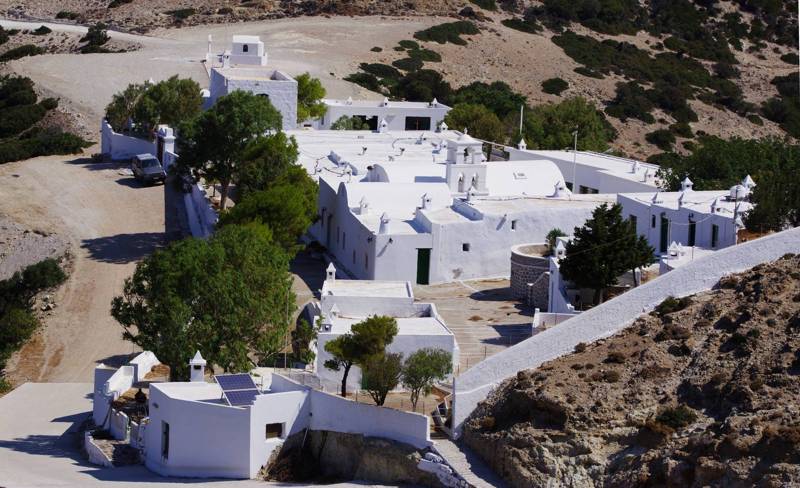 Milos topoguide: the old monastery of Agios Ioanis Siderianos Milos topoguide
