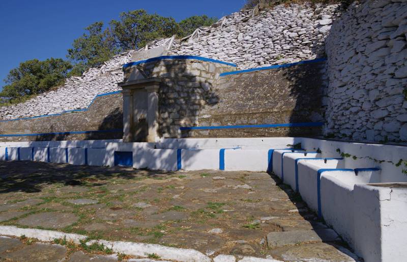 Kea: the Benjamin fountain near Ioulis