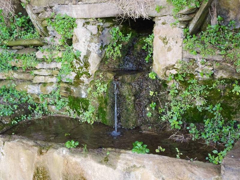 Πεζοπορία στην Τήνο: Κρήνη στα Ανώγεια Πεζοπορία στην Τήνο