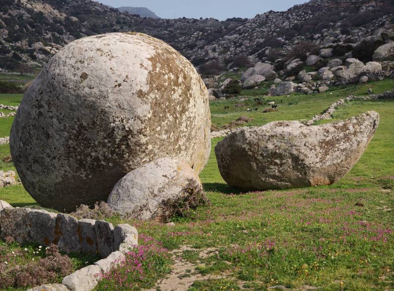 Hiking in Tinos island