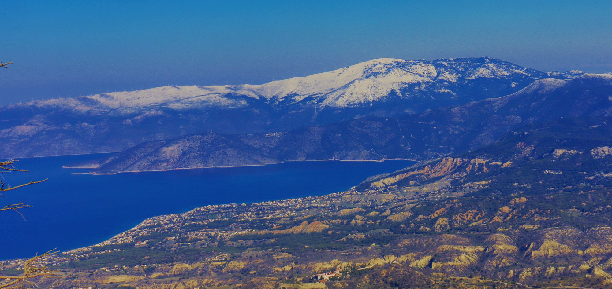 Ανακαλύψτε τον Κιθαιρώνα: Ο όγκος του Κιθαιρώνα από το Μακρυπλάγι Γερανείων