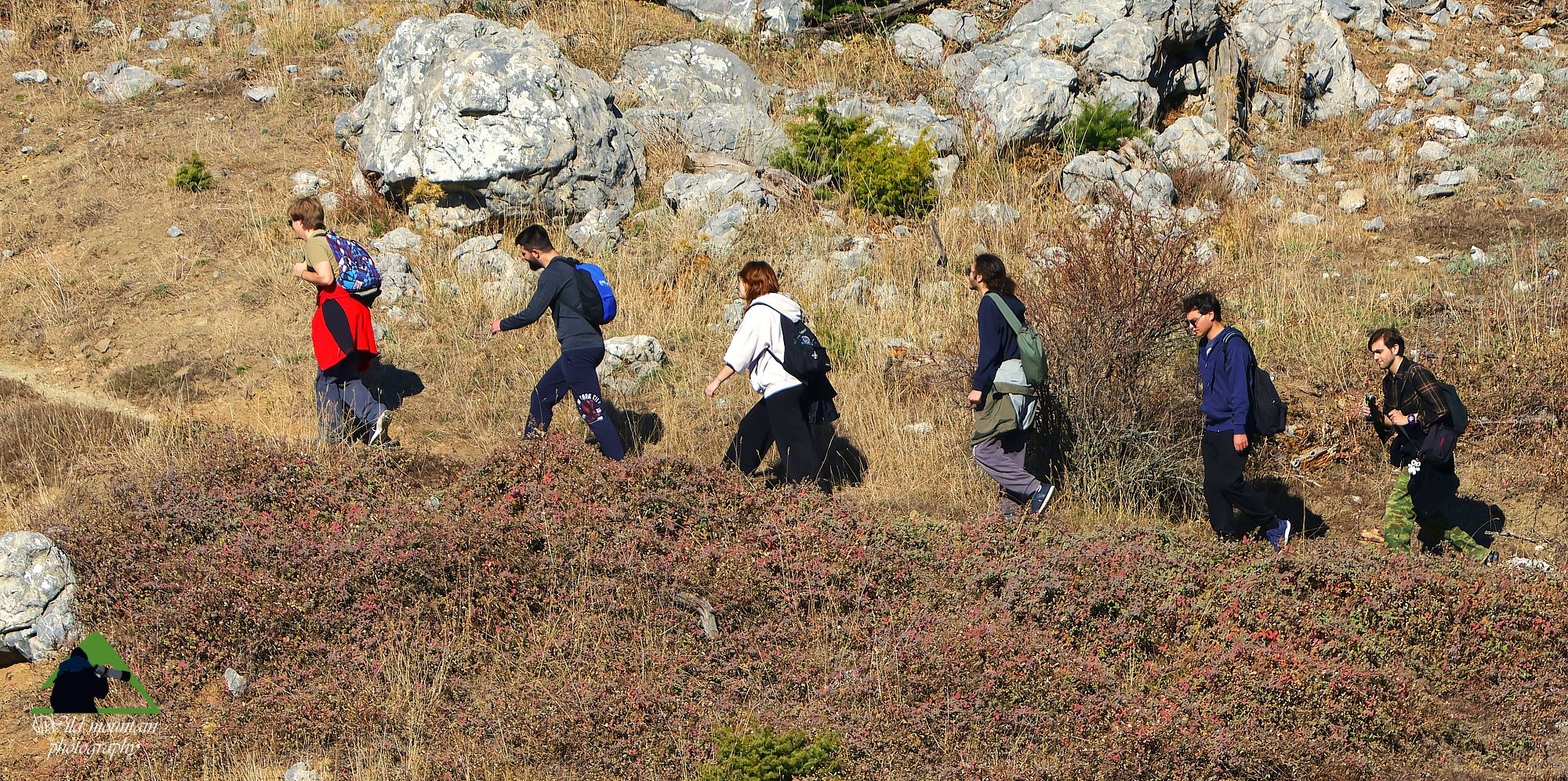 Κεντρική Πάρνηθα, Κυκλική διαδρομή Μπάφι-Σκίπιζα-Μόλα-Μπάφι: Μια ομάδα πεζοπόρων διασχίζει το πρώτο τμήμα του μονοπατιού Κεντρική Πάρνηθα, Κυκλική διαδρομή Μπάφι-Σκίπιζα-Μόλα-Μπάφι: Μια ομάδα πεζοπόρων διασχίζει το πρώτο τμήμα του μονοπατιού