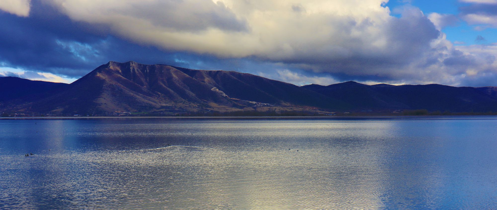 Τα βουνά της Καστοριάς: Ο όγκος Ίστακος στα νότια της λίμνης Ορεστιάδα