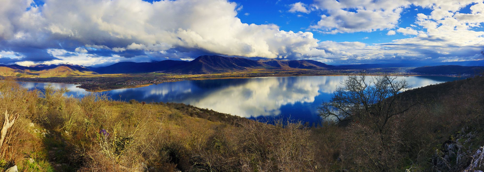 Τα βουνά της Καστοριάς: Η νότια περίμετρος της λίμνης Ορεστιάδα