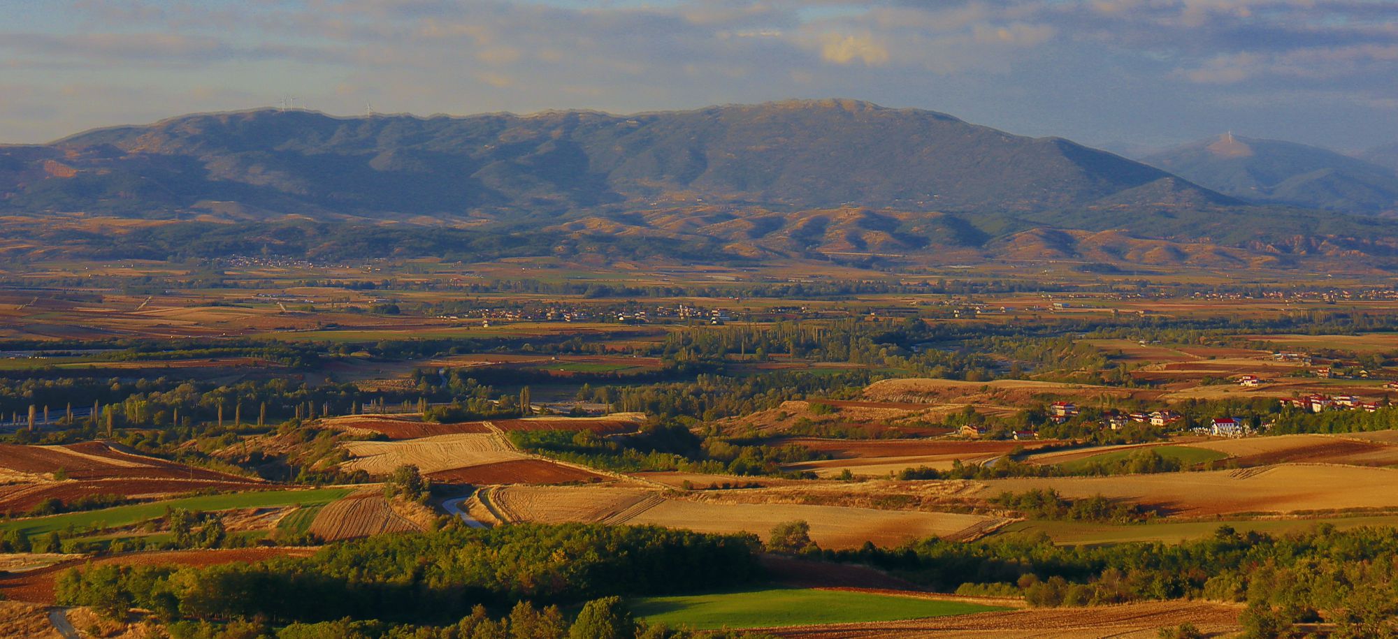 Φυσική γεωγραφία της Καστοριάς: Το περιλίνιο τοπίο από το χωριό Μελάνθιο