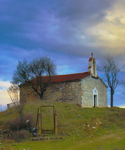 Τα μονοπάτια της Ψαλίδας: Η ενοριακή εκκλησία της Παλιάς Λεύκης