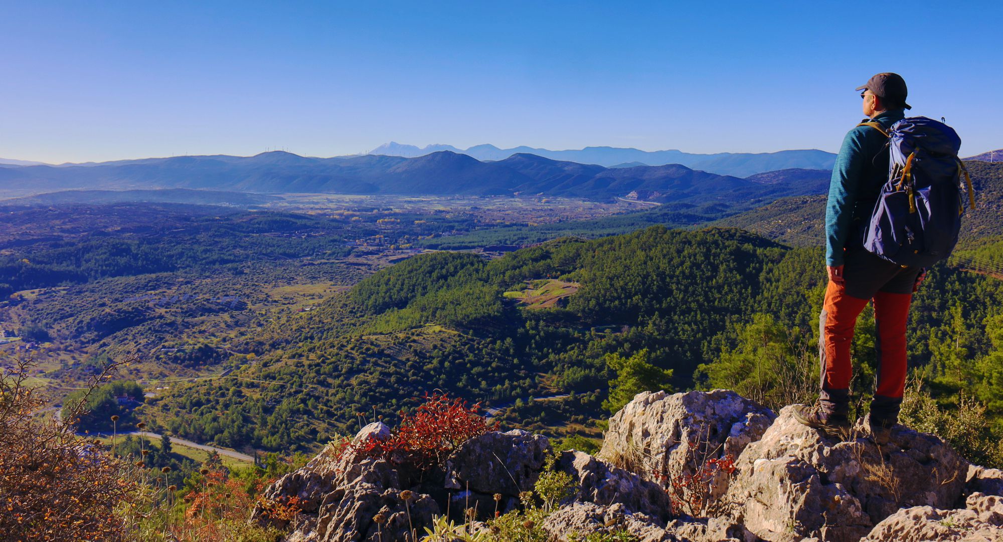 Από την κορυφή των Ταμπουριών, κοιτώντας προς τον Ταΰγετο