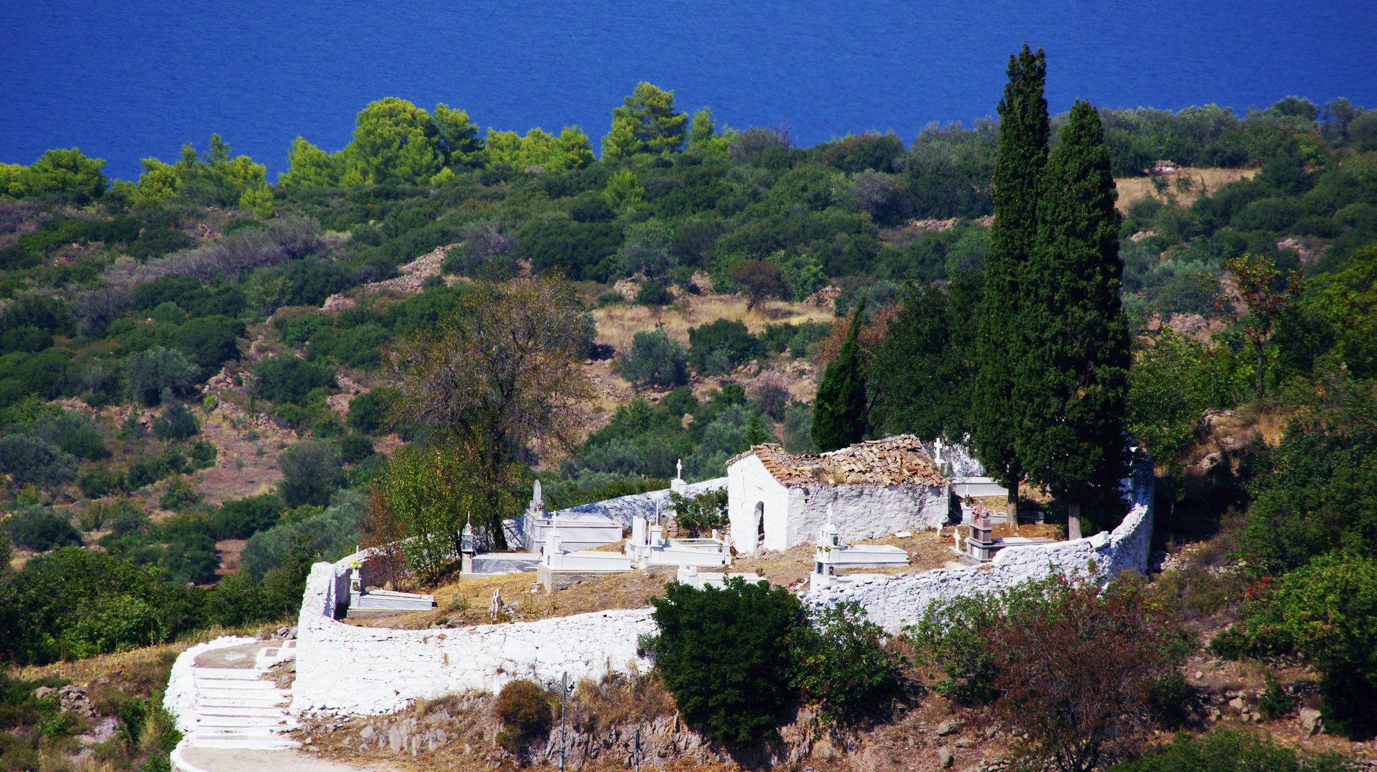 Methana topoguide: The cemetery church of Makrylogos village, dedicated to Agios Ioanis