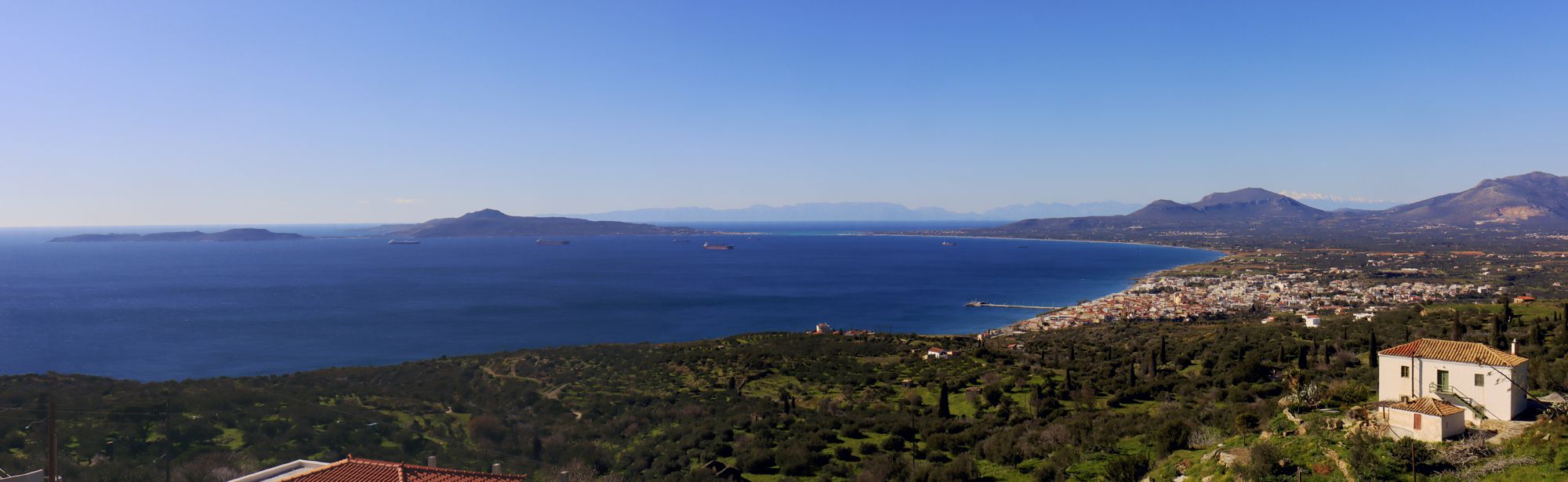 Το τοπίο των Βατίκων: Νεάπολη, Ελαφόνησος, βουνά