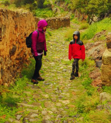 Hiking in Kyparissi, Monemvasia, Vatika and Cape Maleas: Στο Κάστρο της Μονεμβασιάς