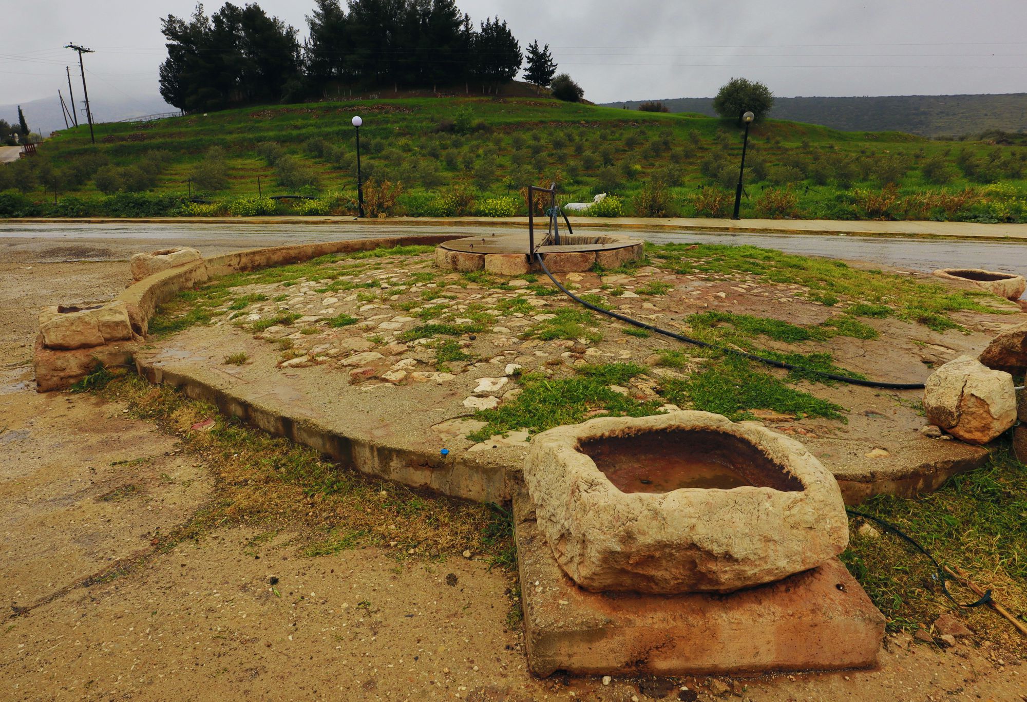 Mycenae topoguide: The communal cistern in Limnes
