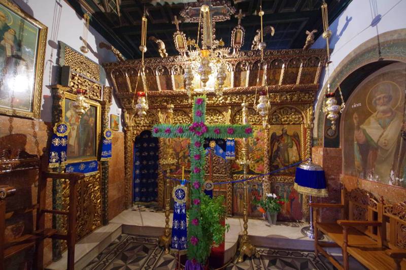 Ziria topoguide: Interior of the katholikon of Agios Vlasios monastery in Trikala