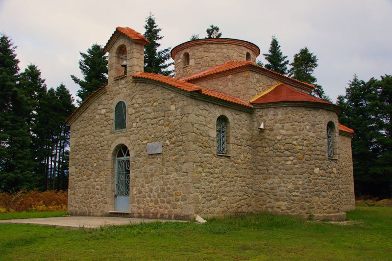 Γκιώνα topoguide: Pyramida peak is the highest summit of Mt Giona