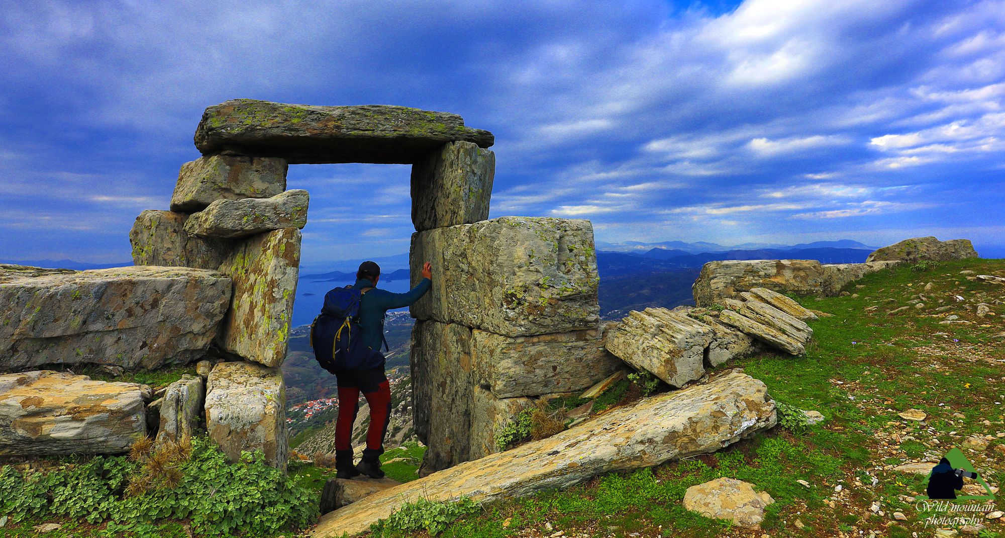 Κάστρα και πύργοι της Νότιας Εύβοιας: Η κύρια πύλη της αρχαίας περιόδου του κάστρου των Αρμένων