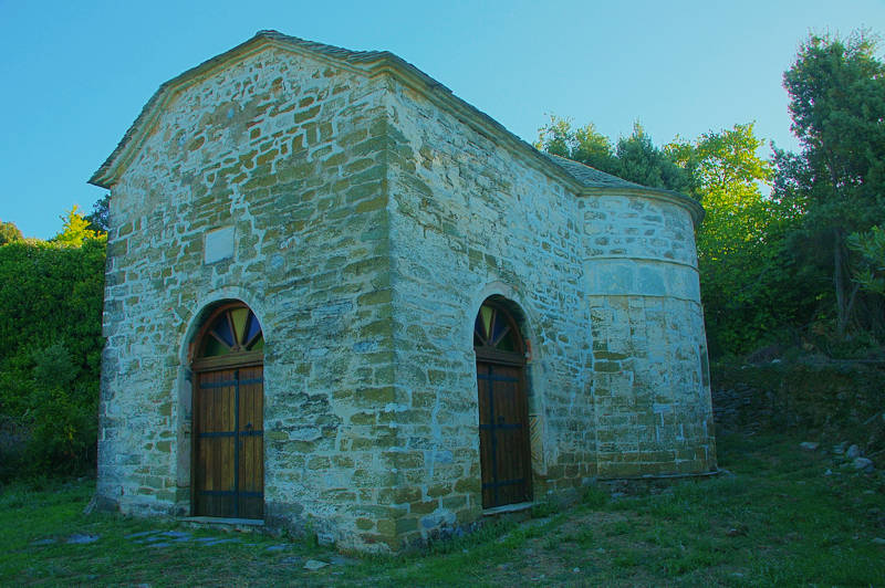 Long Pelion Trail: Το καθολικό της μονής Αγίου Νικολάου