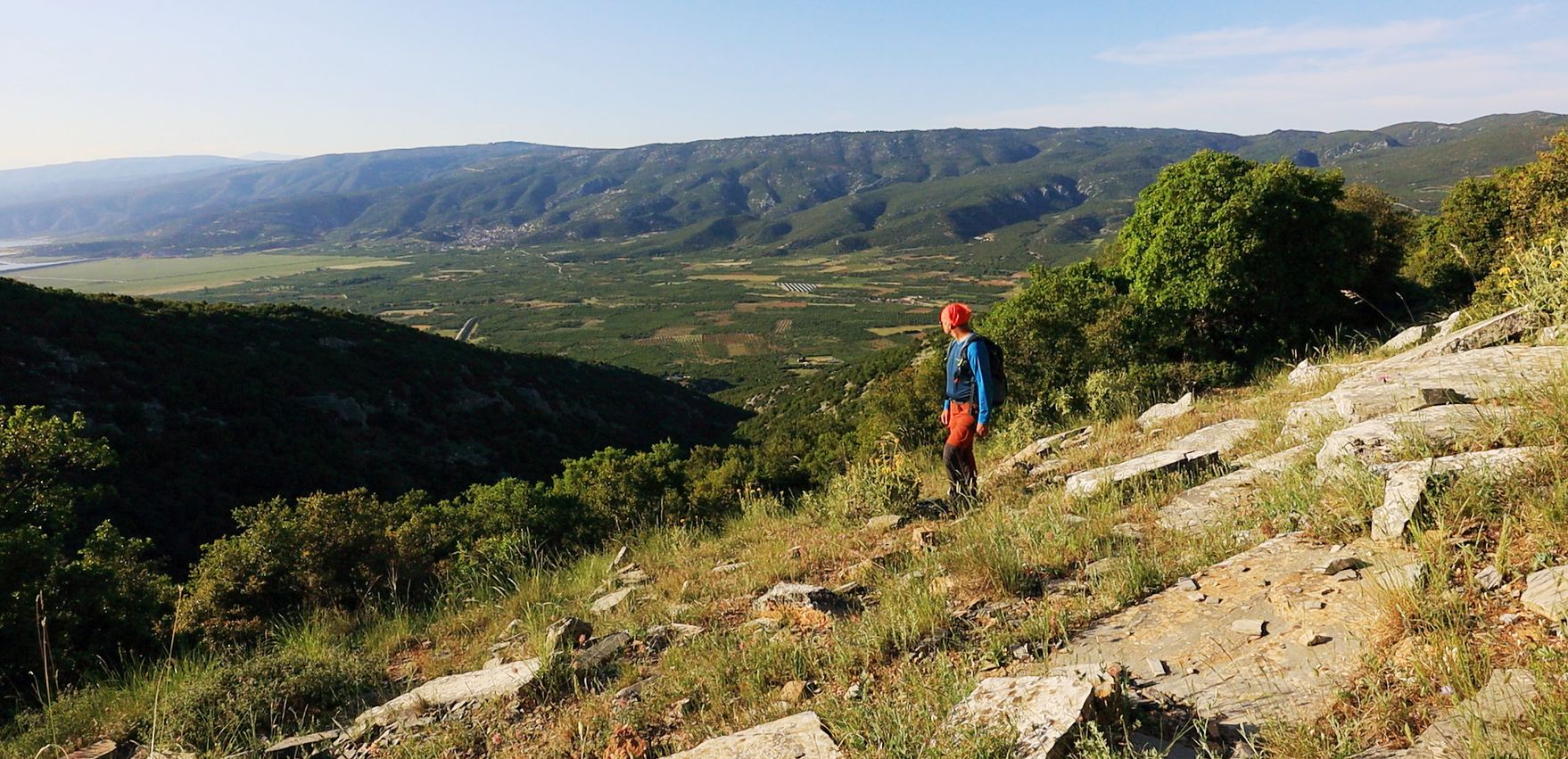 North Pelion topoguide: On the Glafyra-Kato Kerassia trail. The Kanalia village and the crestline of Mt Mavrovouni are on the background